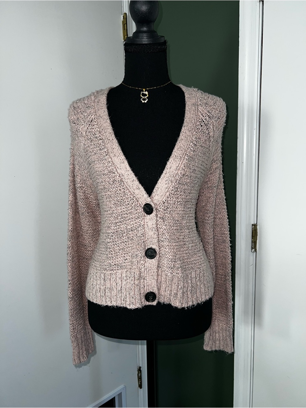 American Eagle Outfitters Blush Pink V‑Neck Button Cardigan